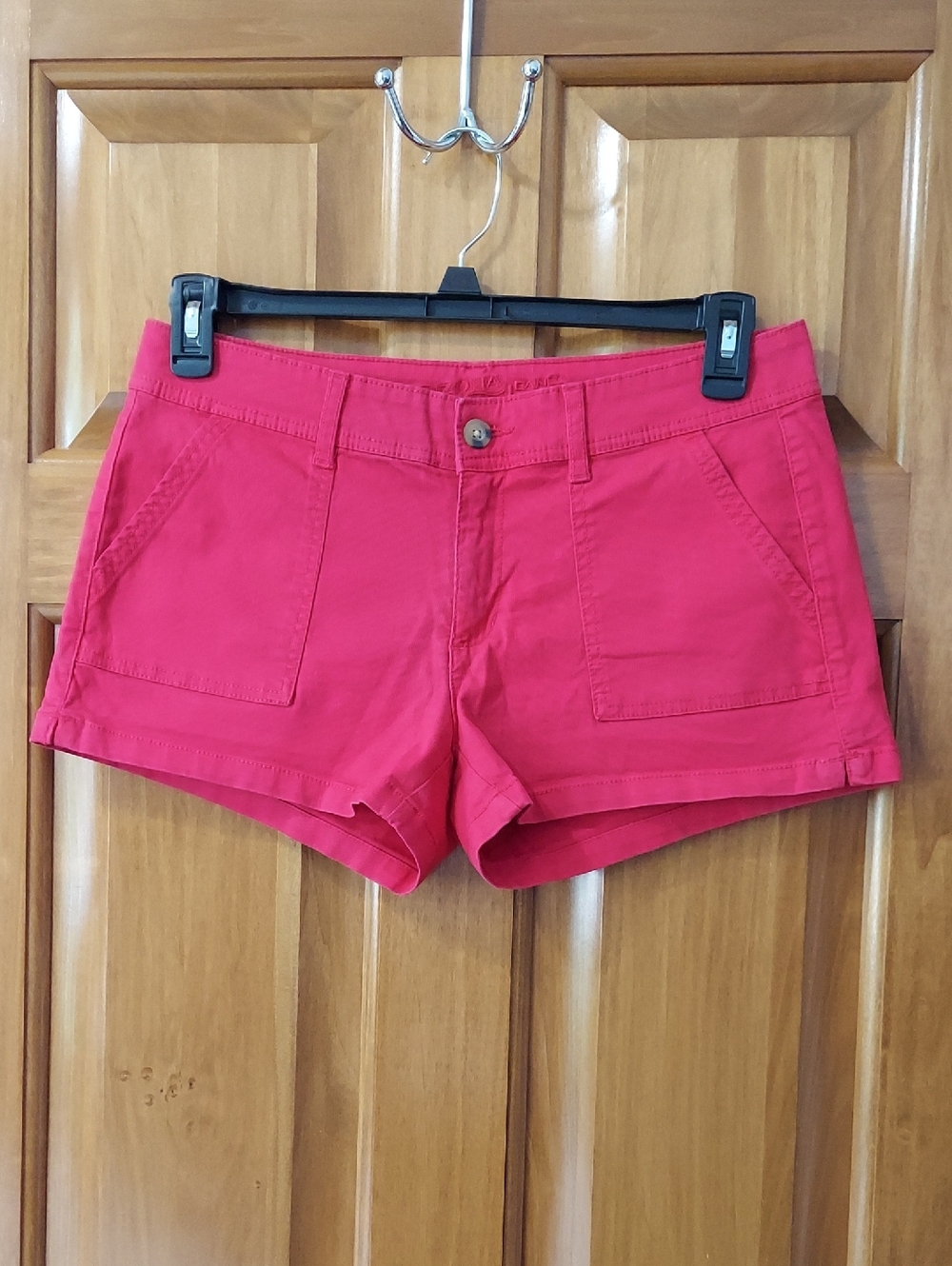 Arizona Jean Co. Stretchy Red Raspberry Textured Shorts, Size 11 Juniors, EUC